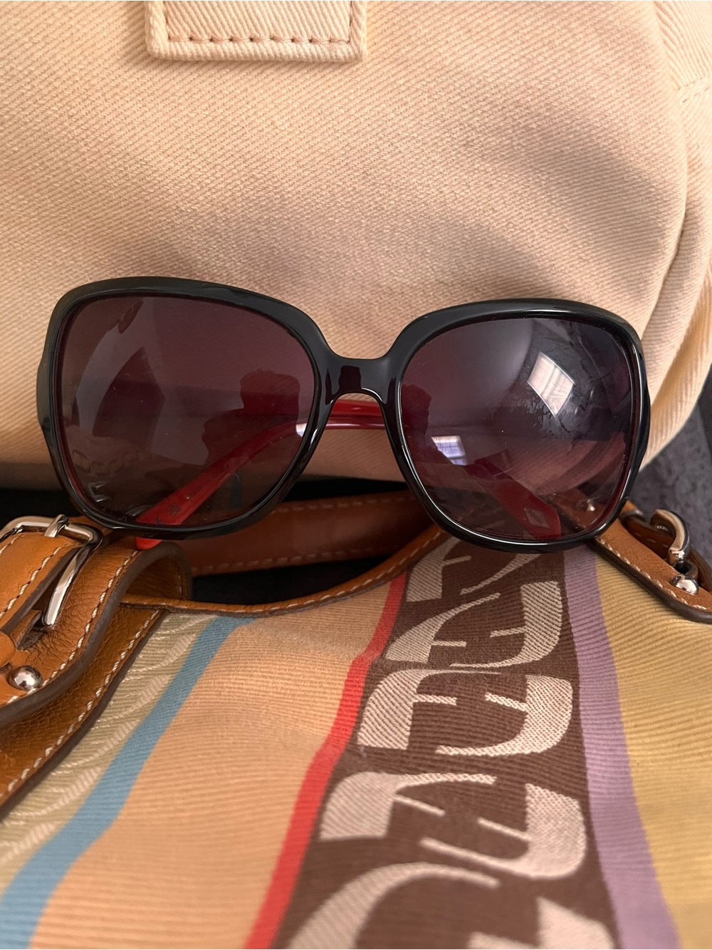FOSSIL Shoulder Bag & Sunglasses Bundle - Picture 6 of 7
